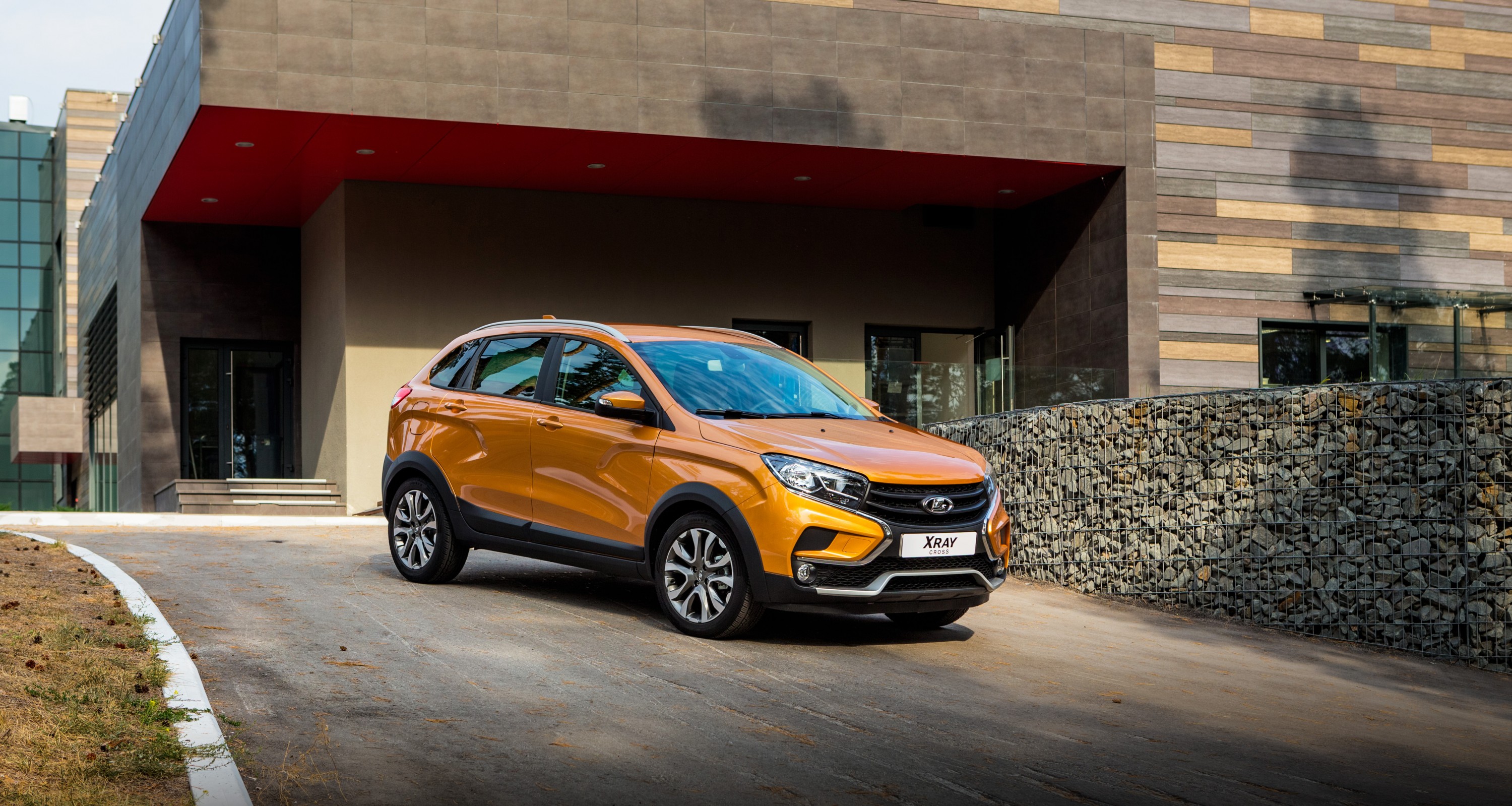 LADA XRAY Cross с автоматической трансмиссией с выгодой до 40000 рублей
