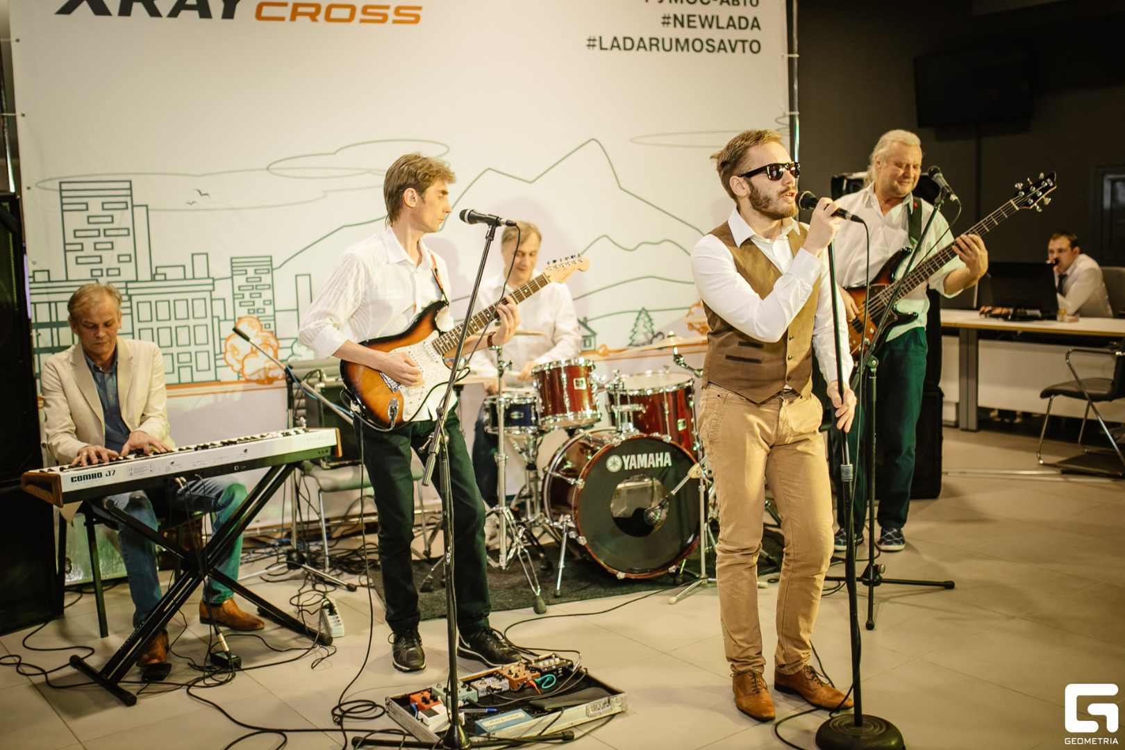 Премьера XRAY Cross в РУМОС-Авто!