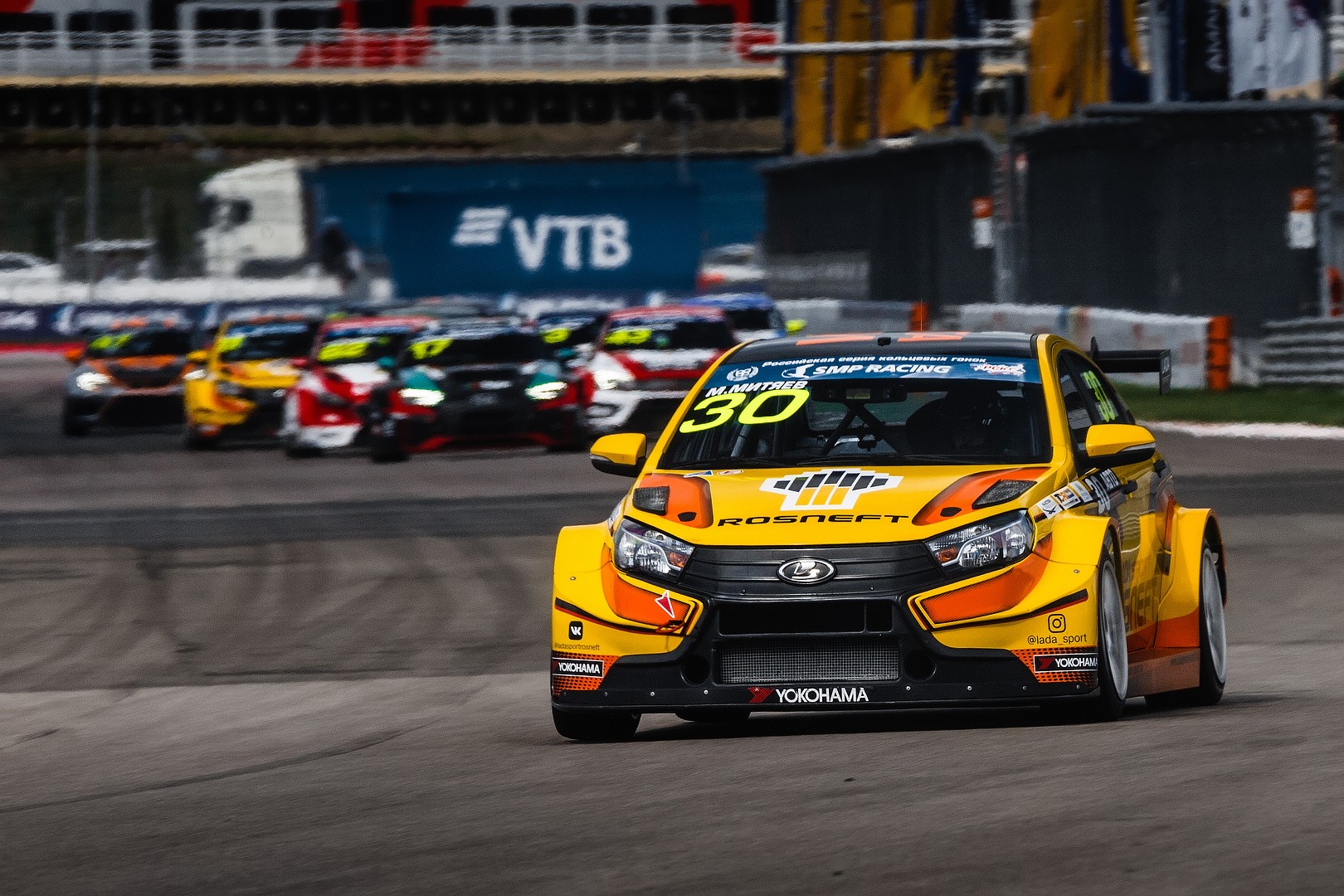 LADA Sport ROSNEFT завершила сезон победами в двух классах